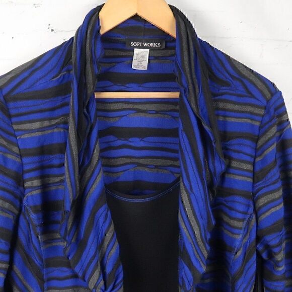 SOFT WORKS BLUE & BLACK STRIPE 3/4 SLEEVE RUFFLE FRONT WITH BUILT IN TOP SIZE L - Picture 3 of 9